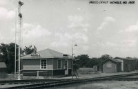 Frisco Depot at Nichols Junction in 1955.jpg