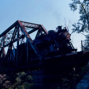 Frisco 1522 crosses the Meramec River at Valley Park