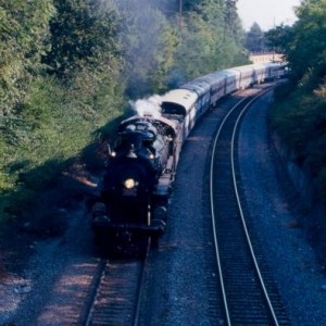 Frisco 1522 approaches Murdoch Avenue