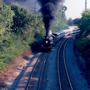 Frisco 1522 approaches Murdoch Avenue