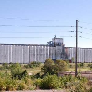 Bunge Elevator (on the southeast side of MKT's Glen Park Yard) just north of Rosedale Yard.