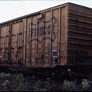 Boxcar 11272 50 ft waffle side - October 1983 - Springfield, Missouri