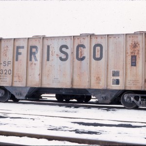 Covered hopper 78320 (2950 cubic feet, May 1984) at Kansas City