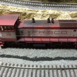 Wx SLSF 3193 ... First, I airbrushed. Thinned Testor's L&N Gray as a "fade" coat, with more on the underframe and trucks. Then thinned Oily Black on t