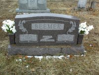 Beemer Headstone.jpg