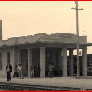 Frisco McAllen TX depot with Frisco Refrigerated Lines Reefer