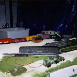 Lionel HO Rock Island Alco pulling a short freight