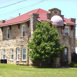 This is the old Sapulpa Refinery office north west of Liberty glass on the north side of town