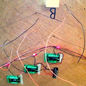 Section 3 wiring 3 : The track feeders are waiting for connection to the DSD signal circuit boards and the DCC bus.