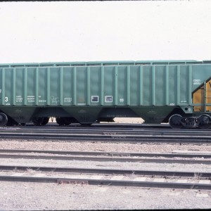 Covered Hopper 86613 - 4750 cubic foot 3 bay PS - August 1984 - Shelby, Montana