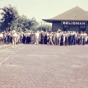 Rally at Seligman Depot (2)