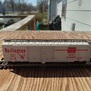 CB&Q 18517 (white) N gauge