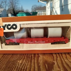 Tyco GN flat car w culvert load
