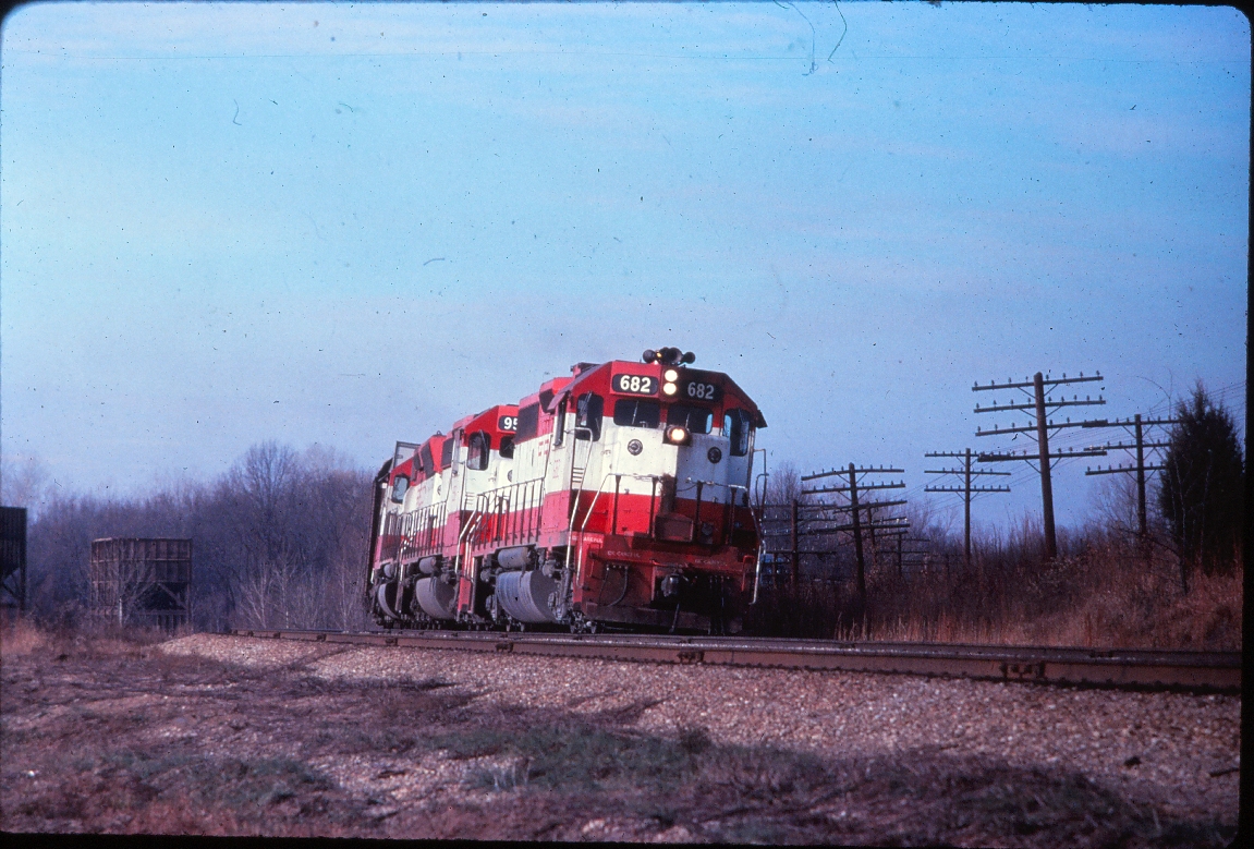 GP38-2 682 - August 1, 1978 - Outside Springfield, Missouri (EVDA Slides)